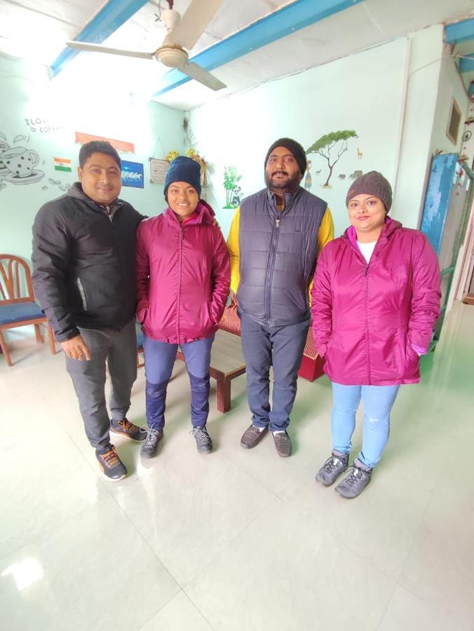 Superinn Home Stay& Guest House アーグラ エクステリア 写真